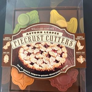 Williams Sonoma Fall Leaves Pie Crust Cutters Maple Oak Cherry Grape Leaf/New